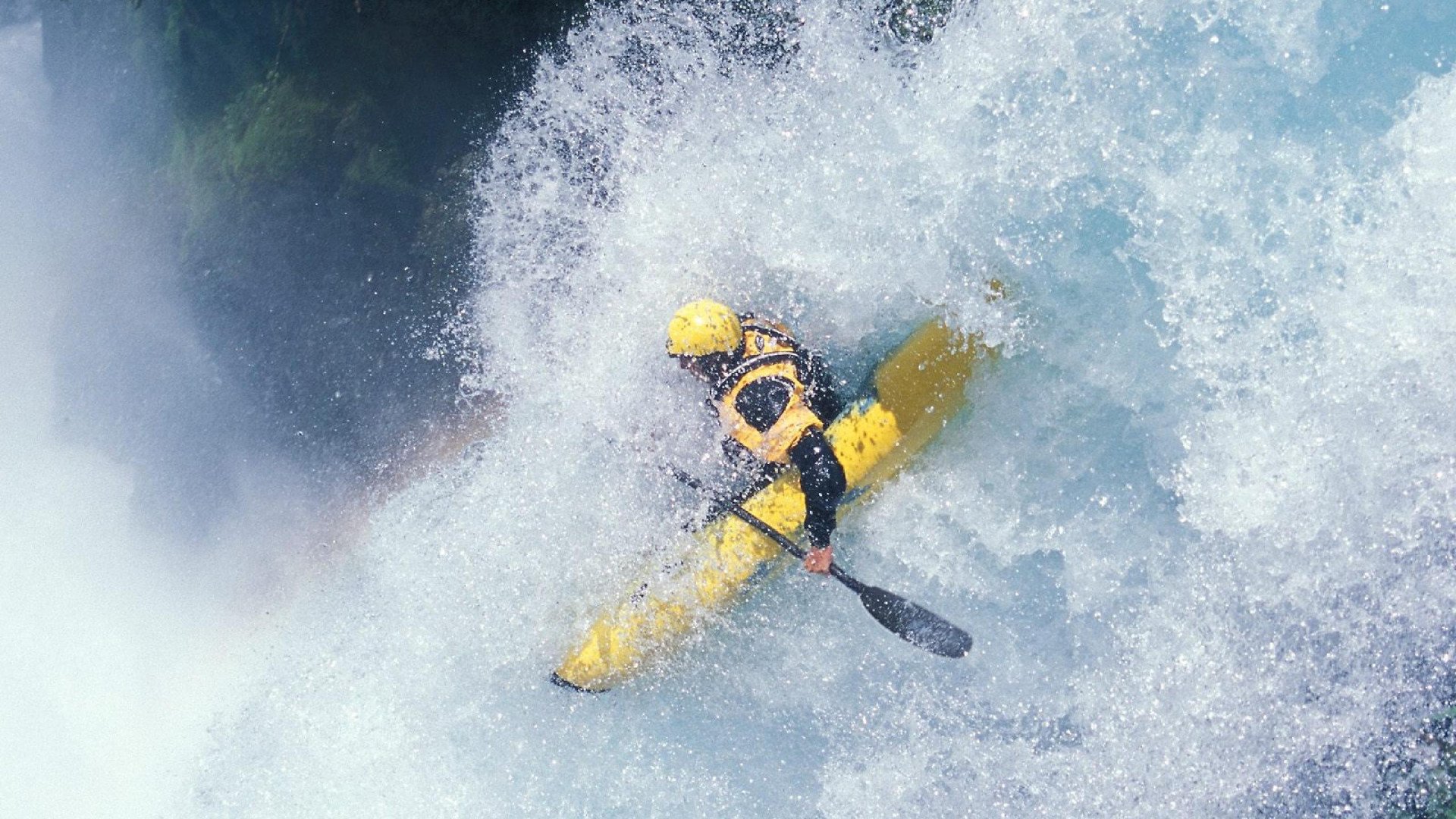 公牛击败尼克斯，常规赛巅峰对决中德罗赞罚球绝杀，公牛德里克罗斯图片